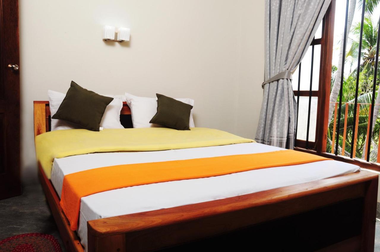 Traveller'S Home Hotel Tissamaharama Quarto foto