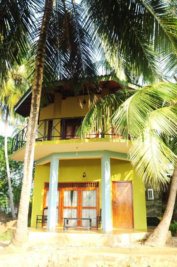 Traveller'S Home Hotel Tissamaharama Exterior foto