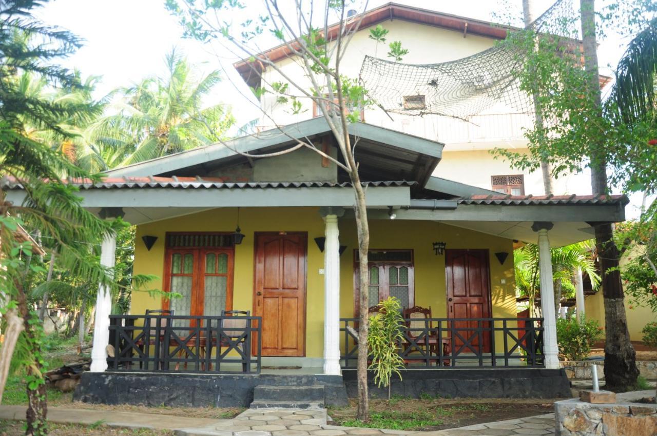 Traveller'S Home Hotel Tissamaharama Quarto foto